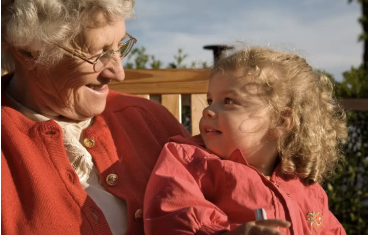 Piccoli gesti per rafforzare il legame con i nipoti