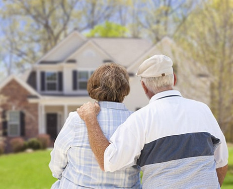 Servizio di aiuto per gli anziani a domicilio: cos’è e come richiederlo